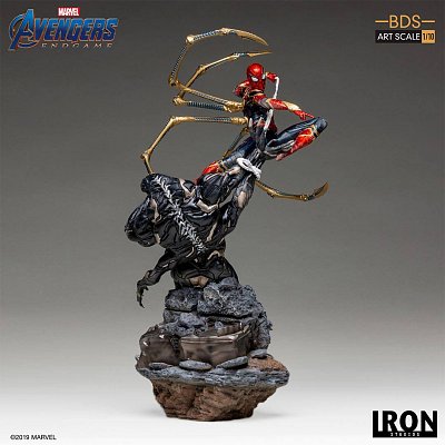Avengers: Endgame BDS Art Scale Statue 1/10 Iron Spider vs Outrider 36 cm --- DAMAGED PACKAGING