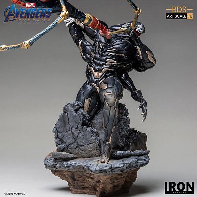Avengers: Endgame BDS Art Scale Statue 1/10 Iron Spider vs Outrider 36 cm --- DAMAGED PACKAGING