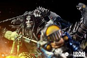 DC Comics Diorama 1/6 Lobo by Ivan Reis 38 cm --- DAMAGED PACKAGING