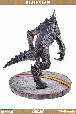 Fallout Statue 1/4 Deathclaw 71 cm - Severely damaged packaging