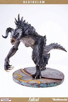 Fallout Statue 1/4 Deathclaw 71 cm - Severely damaged packaging