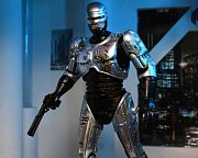 RoboCop Action Figure Ultimate Battle Damaged RoboCop with Chair 18 cm