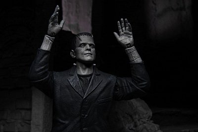 Universal Monsters Action Figure Ultimate Frankenstein\'s Monster (Black & White) 18 cm